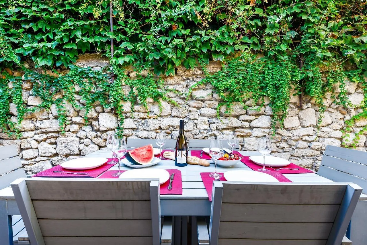 Le Patio Carreterie - Maison Chaleureuse Avec Jacuzzi Exterieur Privatif - Primee Pour Sa Deco Apartment Avignon France